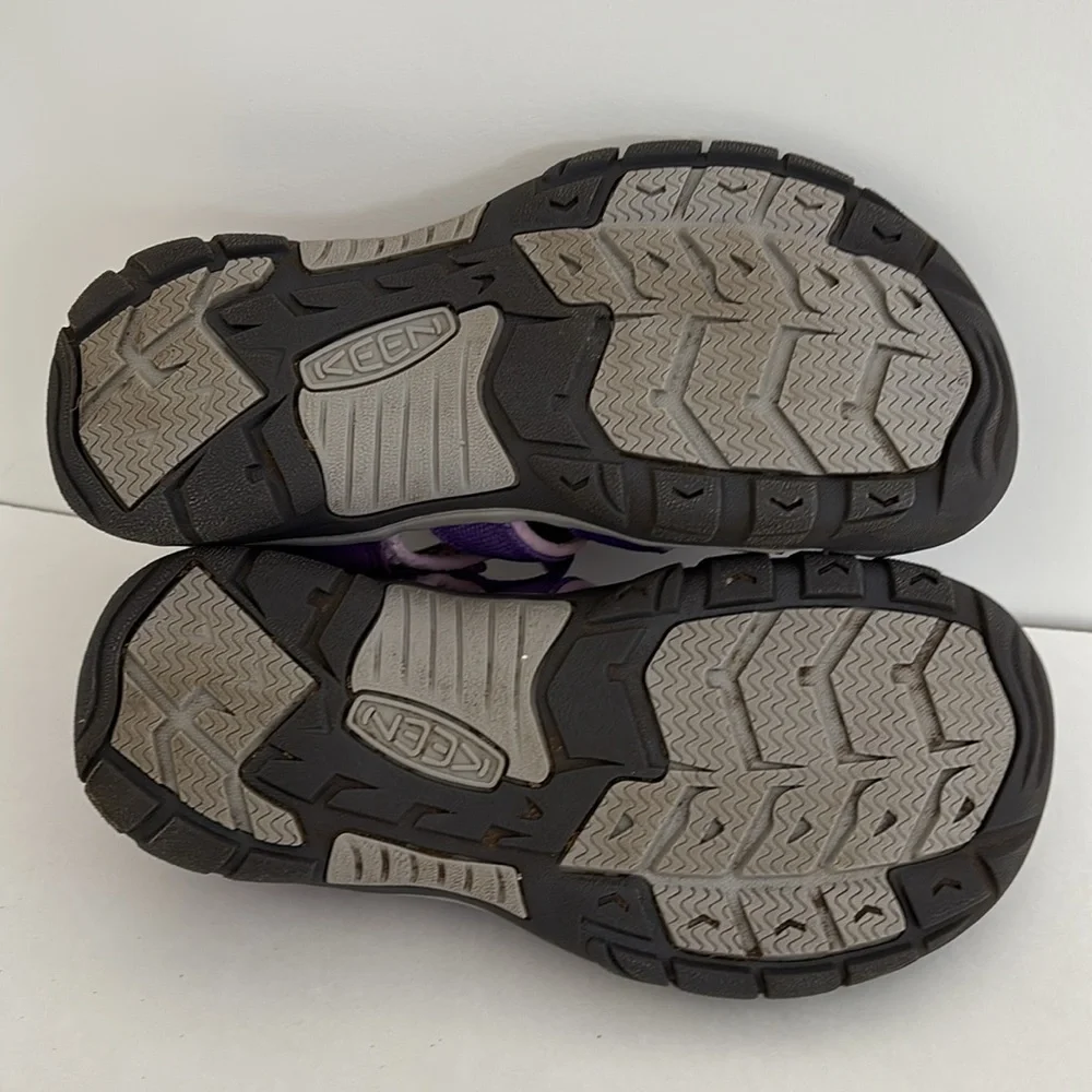 Keen purple water